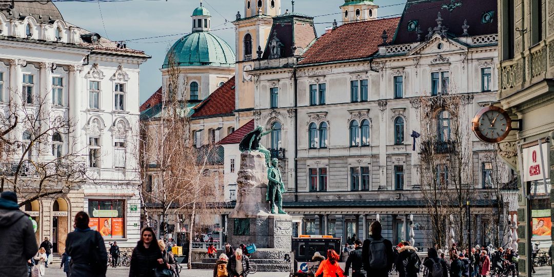 astrološka napoved za slovenijo za 2025