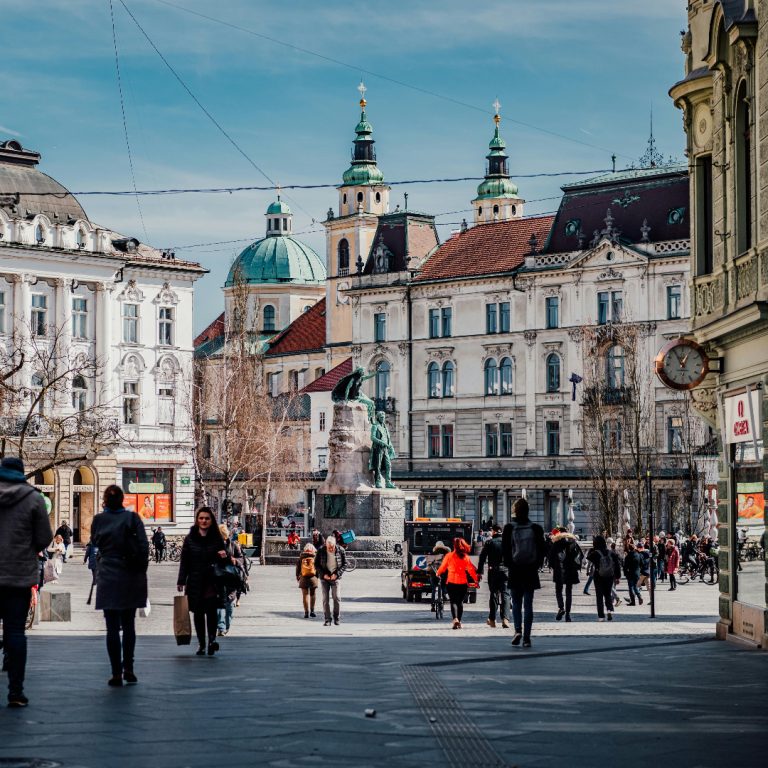 astrološka napoved za slovenijo za 2025